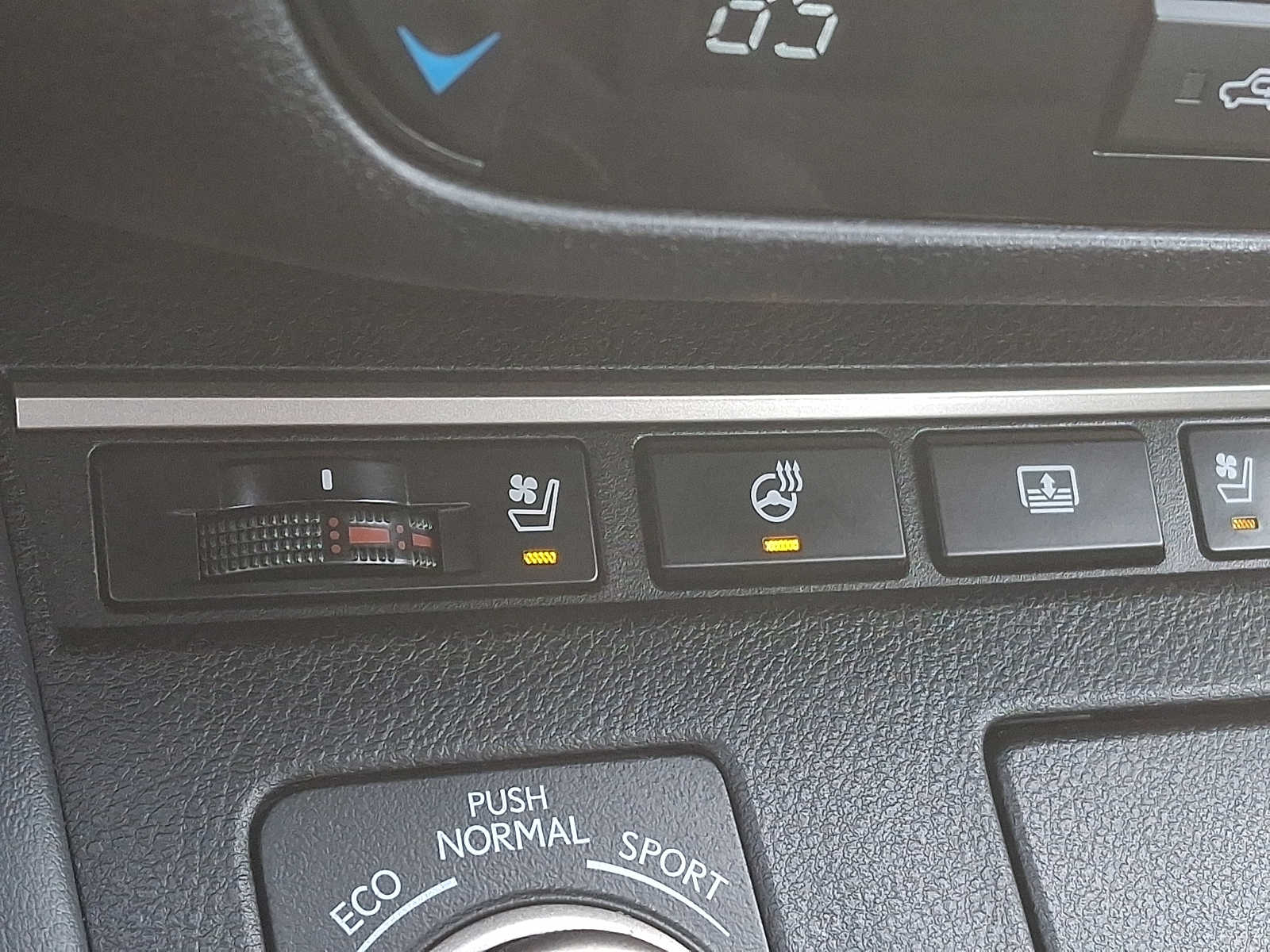 Thumbnail: 2018 Lexus ES - 21