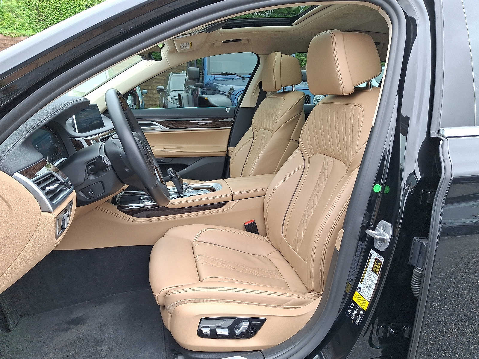 Thumbnail: 2022 BMW 7 Series - 10