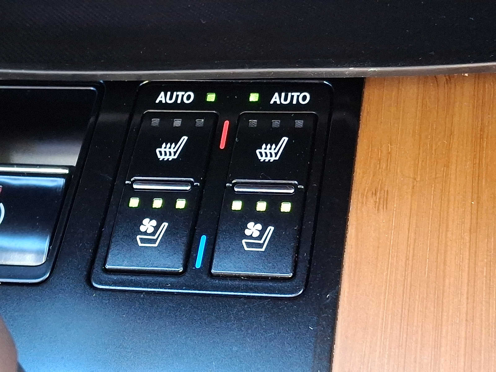 Thumbnail: 2018 Lexus RX - 19