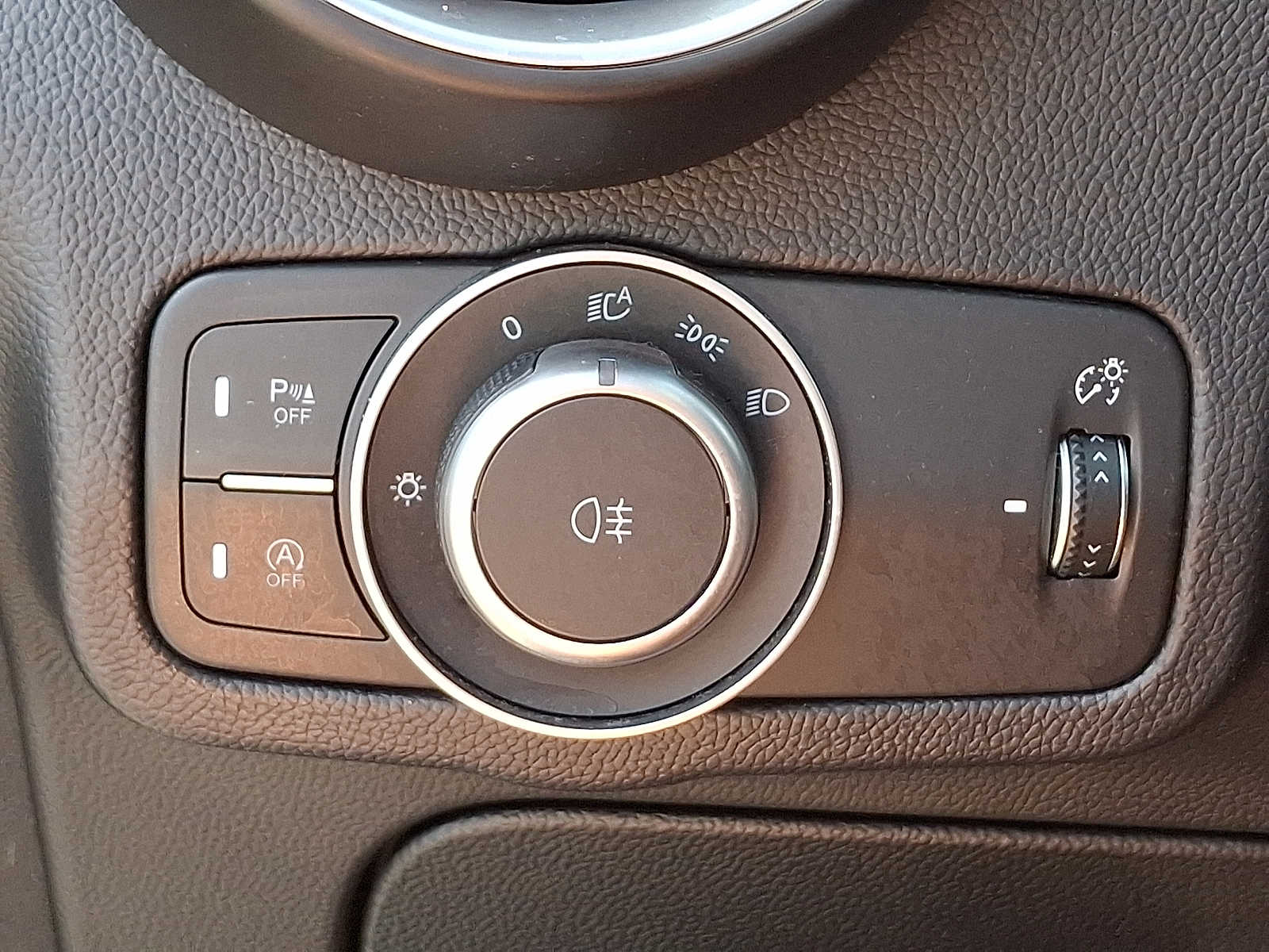 Thumbnail: 2019 Alfa Romeo Stelvio - 20