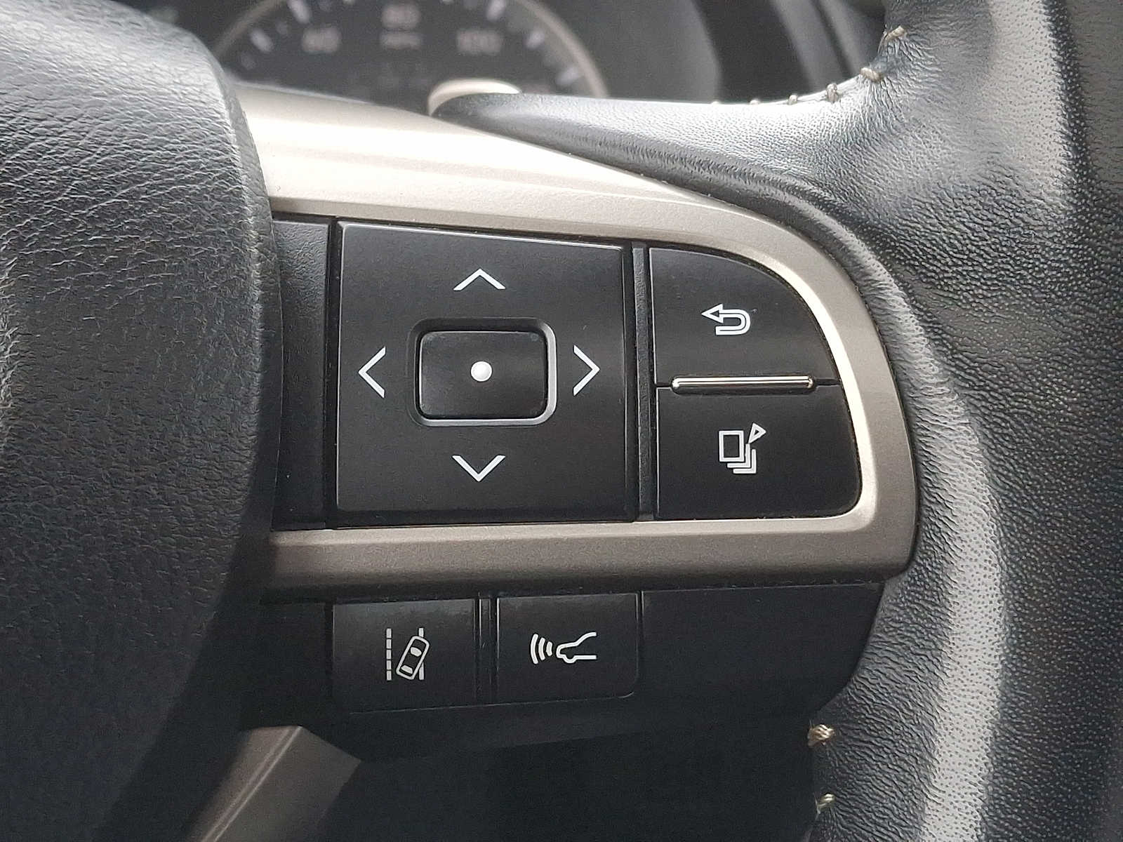 Thumbnail: 2020 Lexus RX - 19