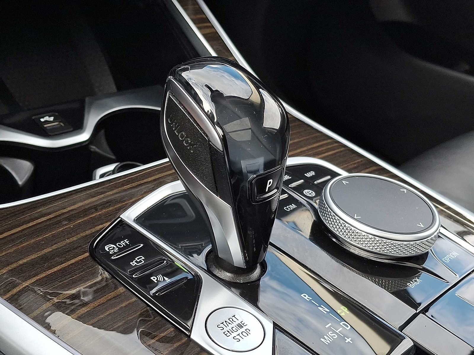 Thumbnail: 2021 BMW X7 - 14
