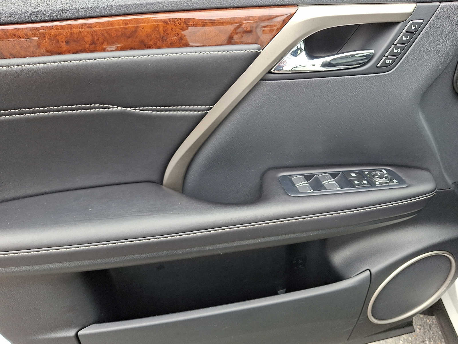 Thumbnail: 2019 Lexus RX - 10