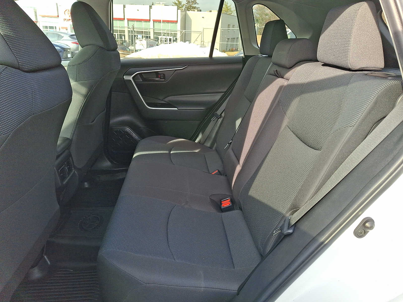 Thumbnail: 2022 Toyota RAV4 - 9