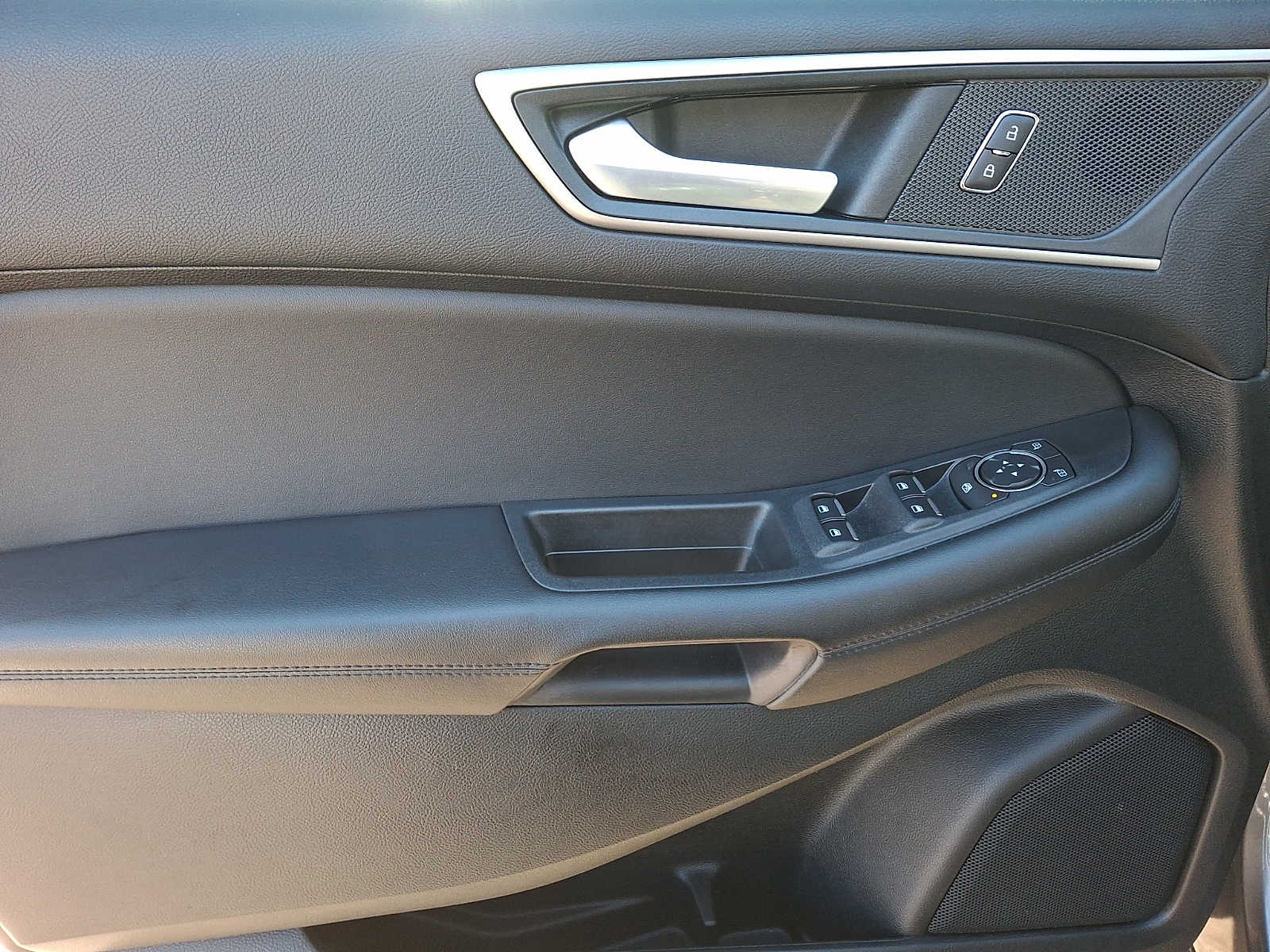 Thumbnail: 2022 Ford Edge - 9