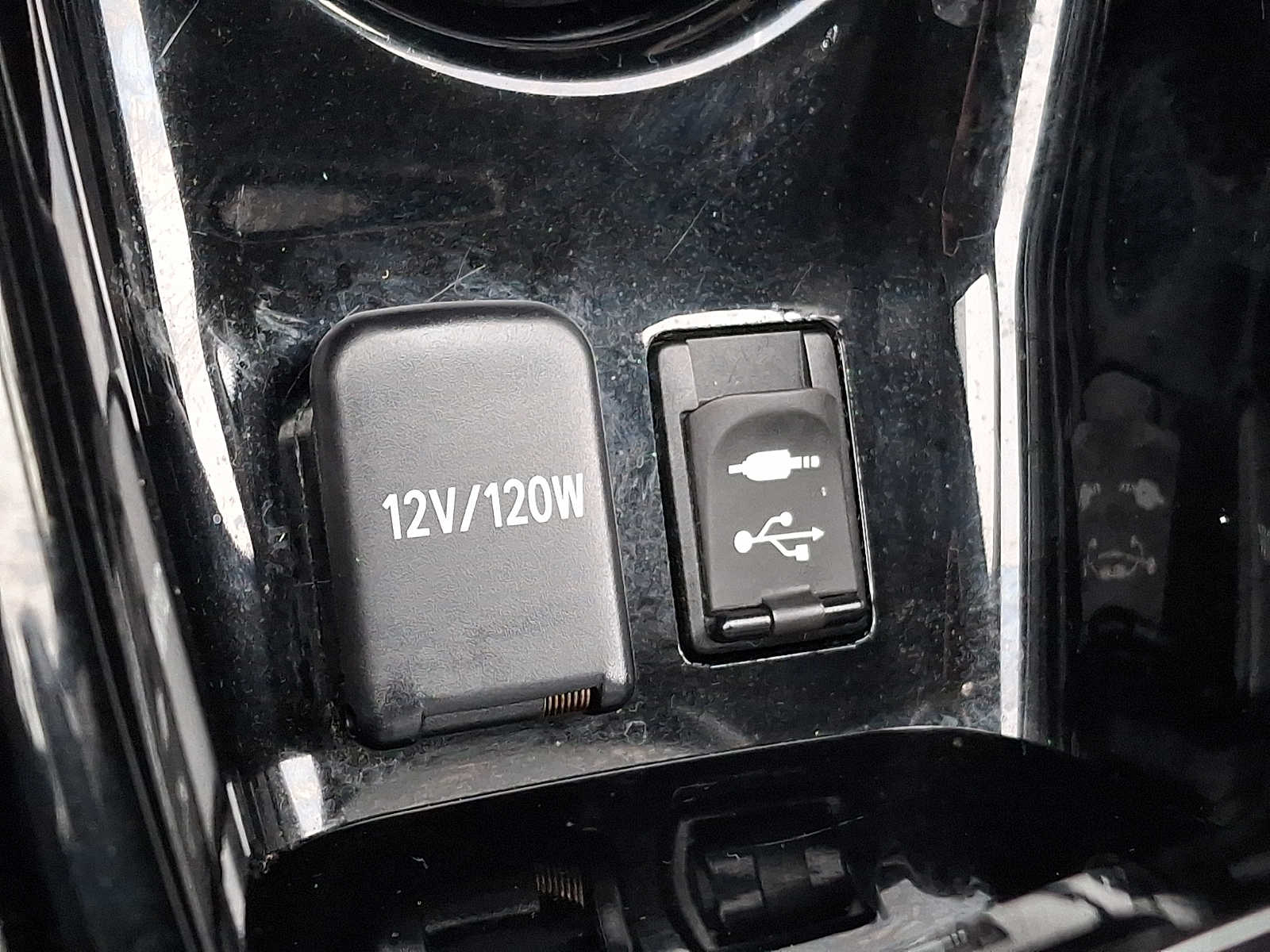 Thumbnail: 2017 Toyota Prius Prime - 21