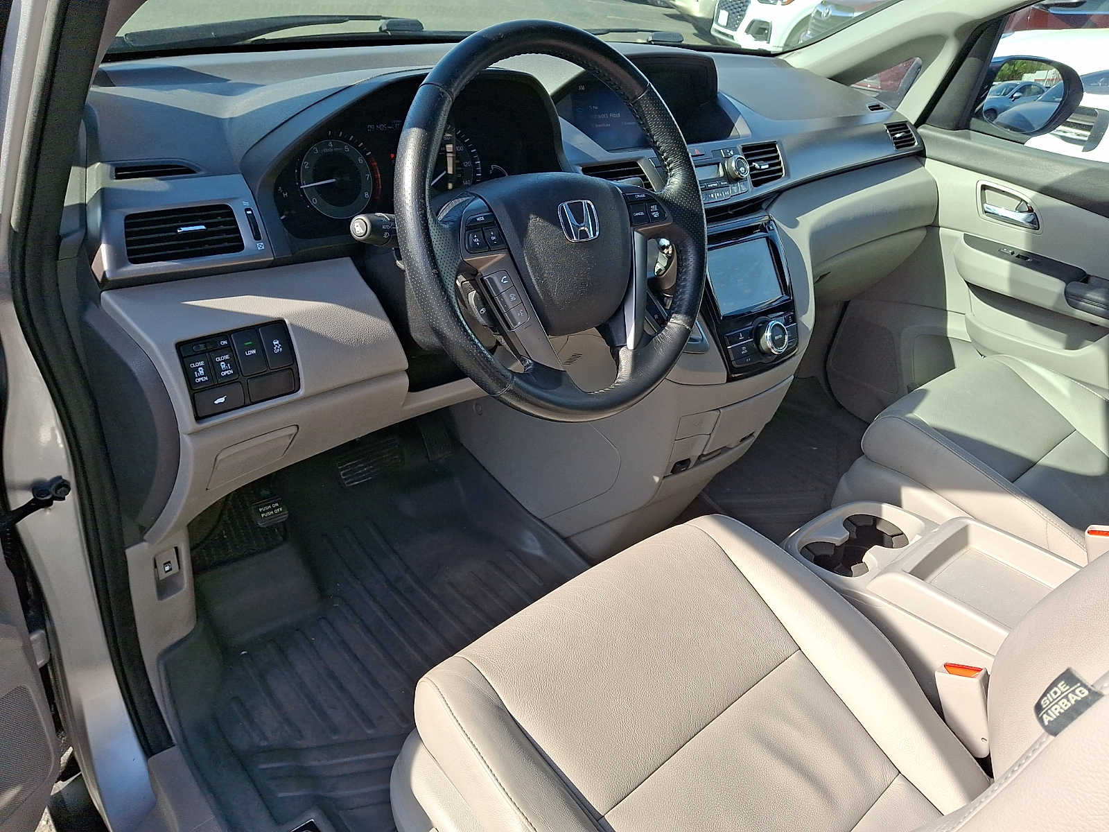 Thumbnail: 2015 Honda Odyssey - 12