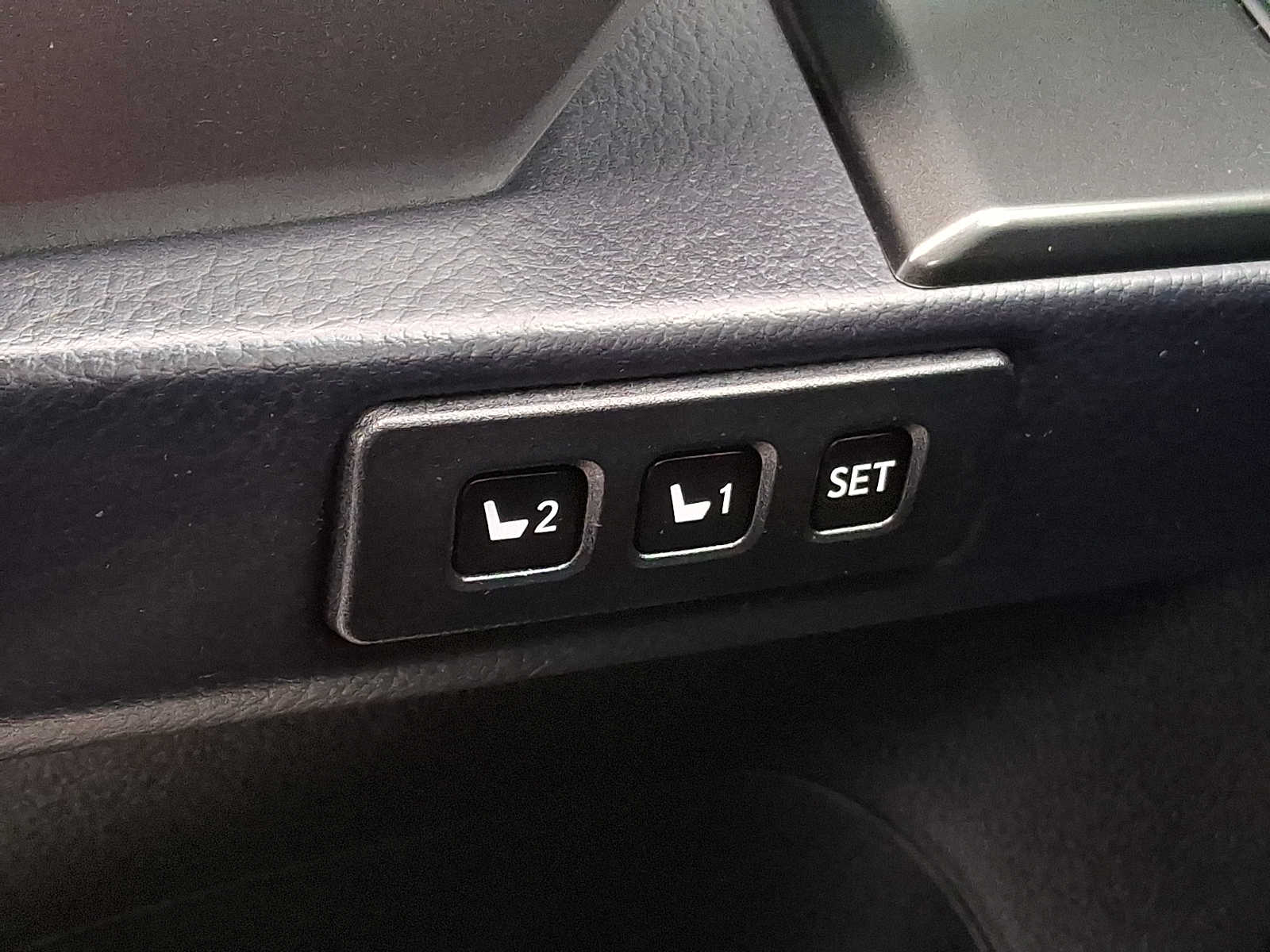 Thumbnail: 2023 Lexus GX - 25