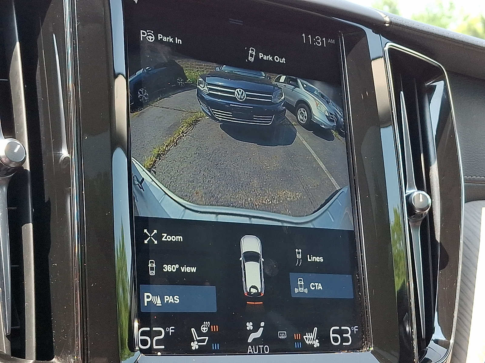 Thumbnail: 2020 Volvo XC60 - 15