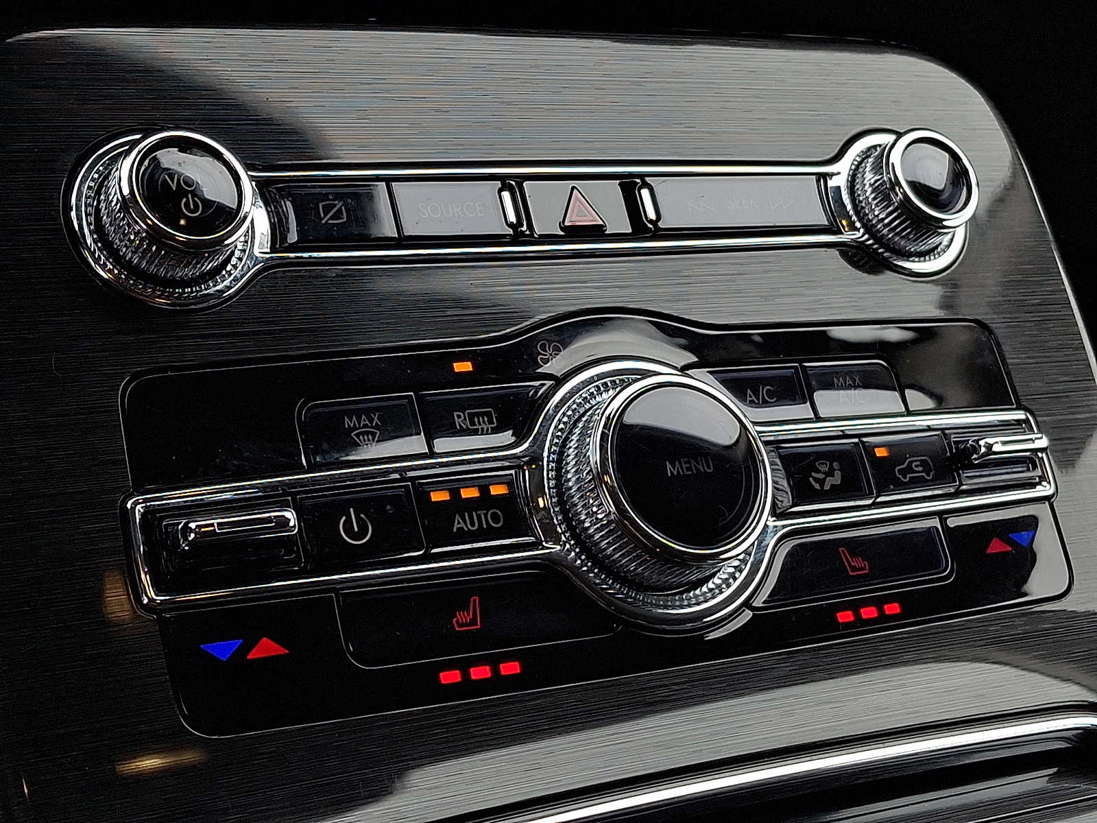 Thumbnail: 2023 Lincoln Nautilus - 14