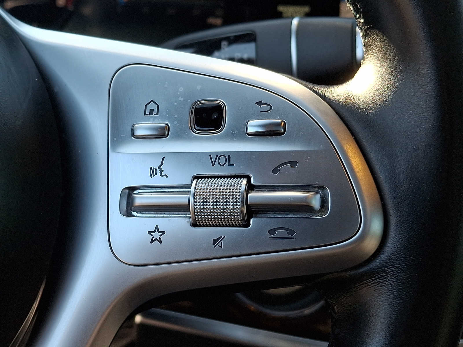 Thumbnail: 2018 Mercedes-Benz B-Class - 18