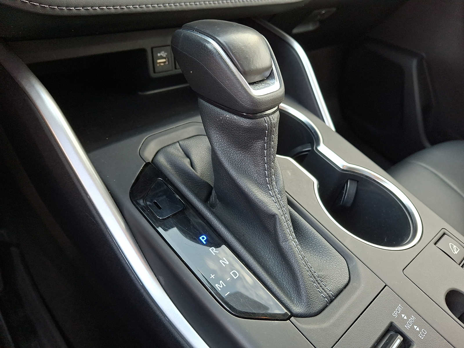 Thumbnail: 2023 Toyota Highlander - 15