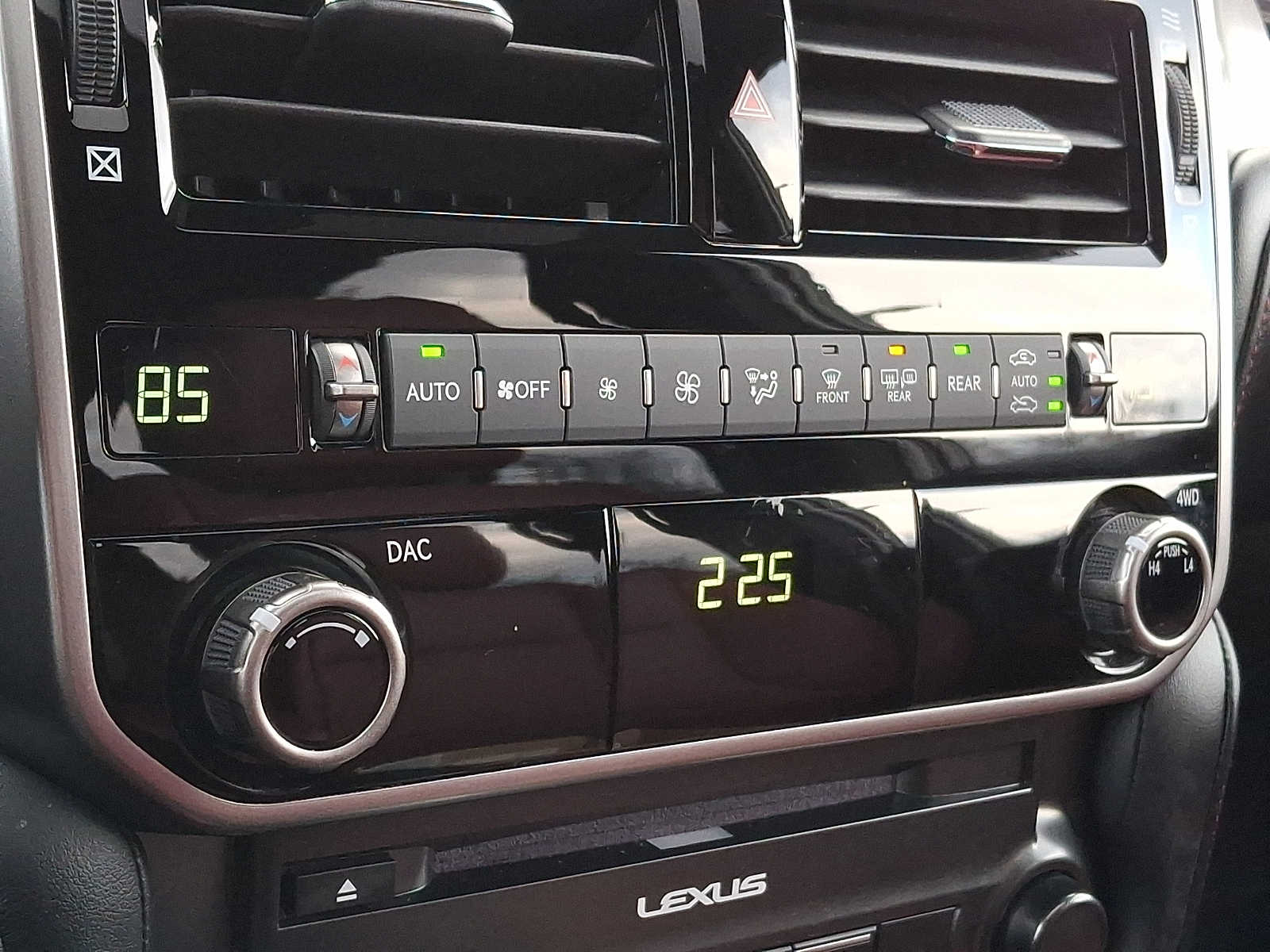 Thumbnail: 2023 Lexus GX - 14