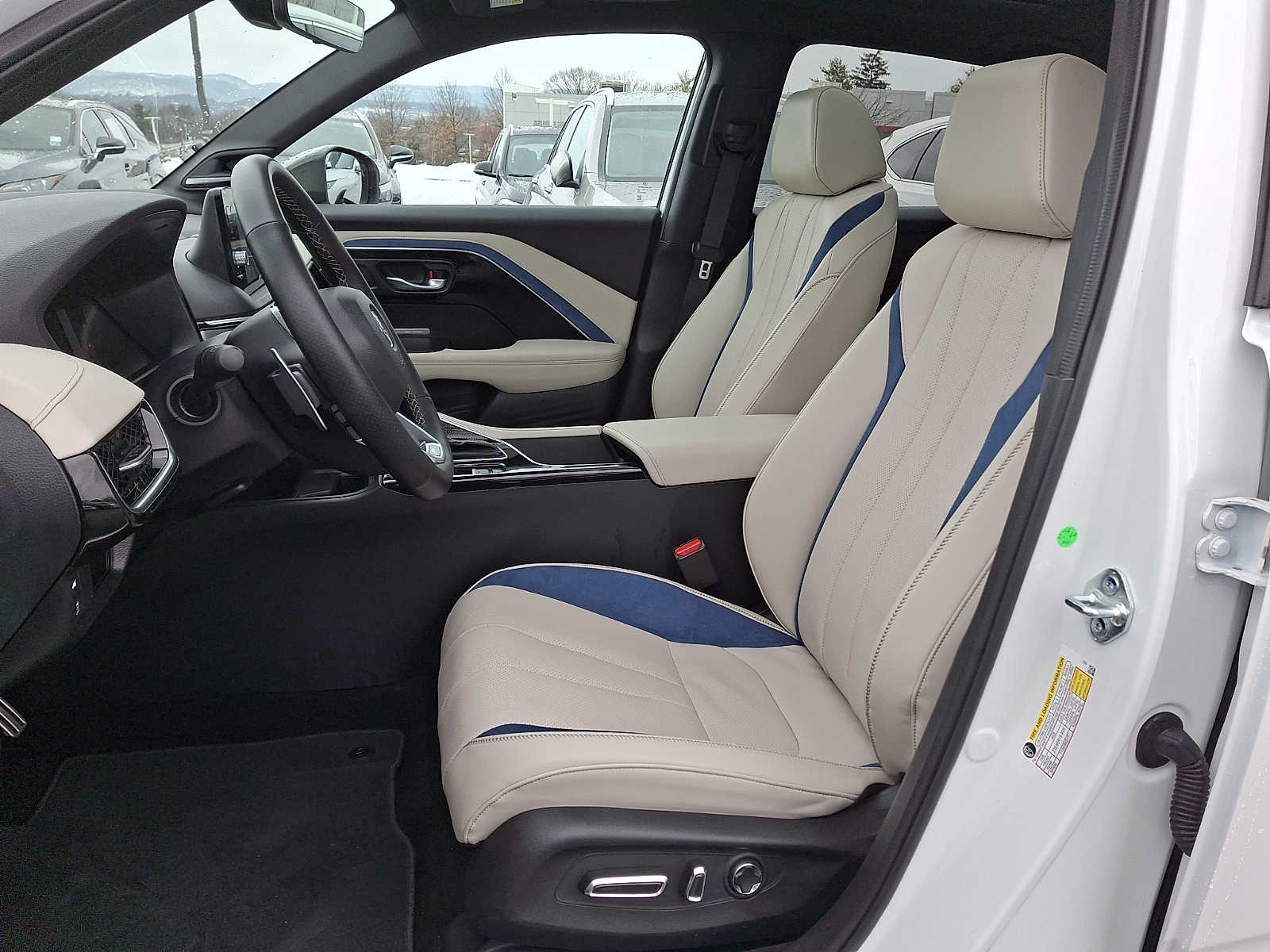 Thumbnail: 2025 Acura ADX - 10