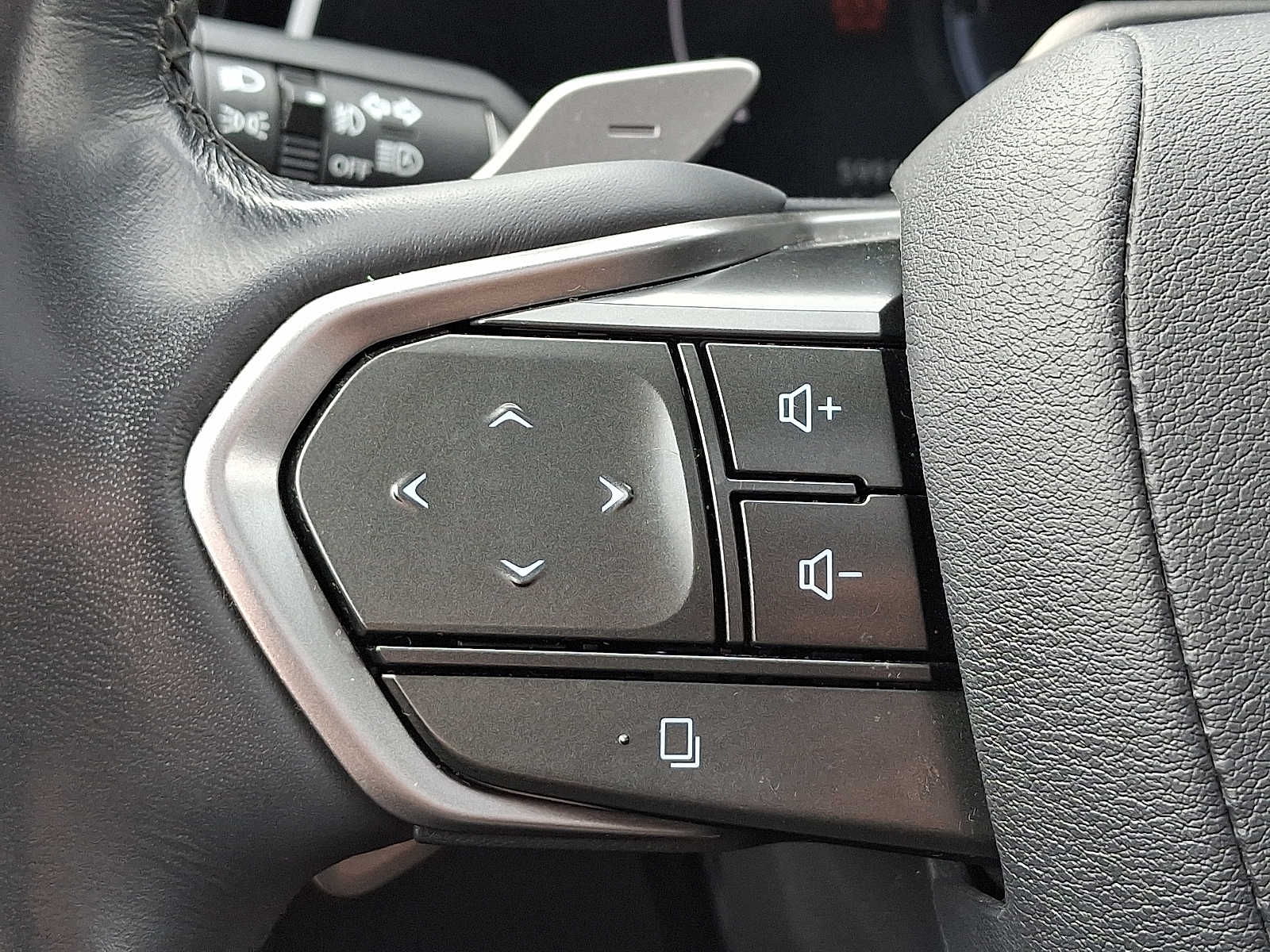 Thumbnail: 2023 Lexus RX - 18