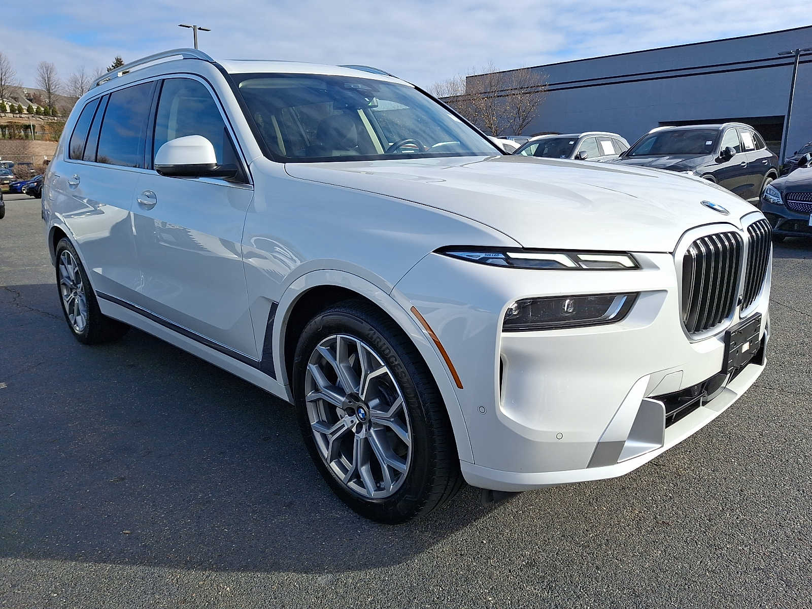 Thumbnail: 2023 BMW X7 - 3