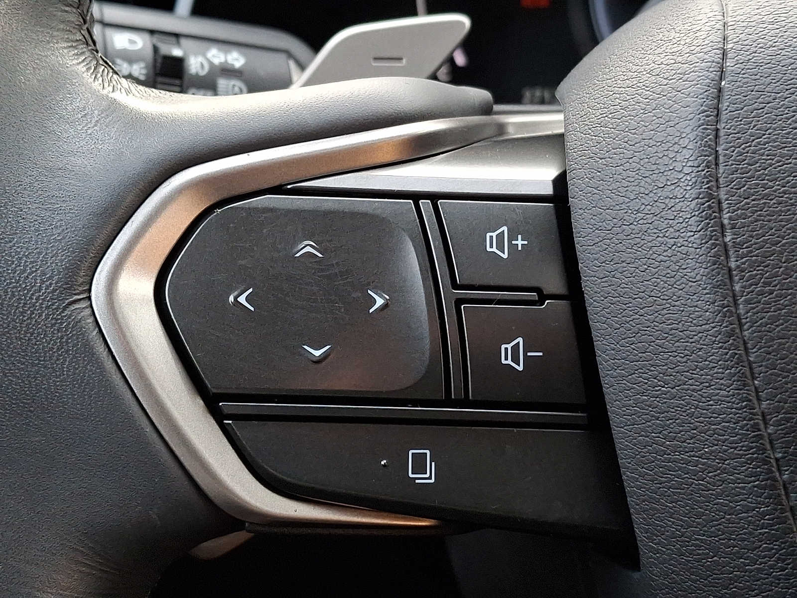 Thumbnail: 2023 Lexus RX - 15