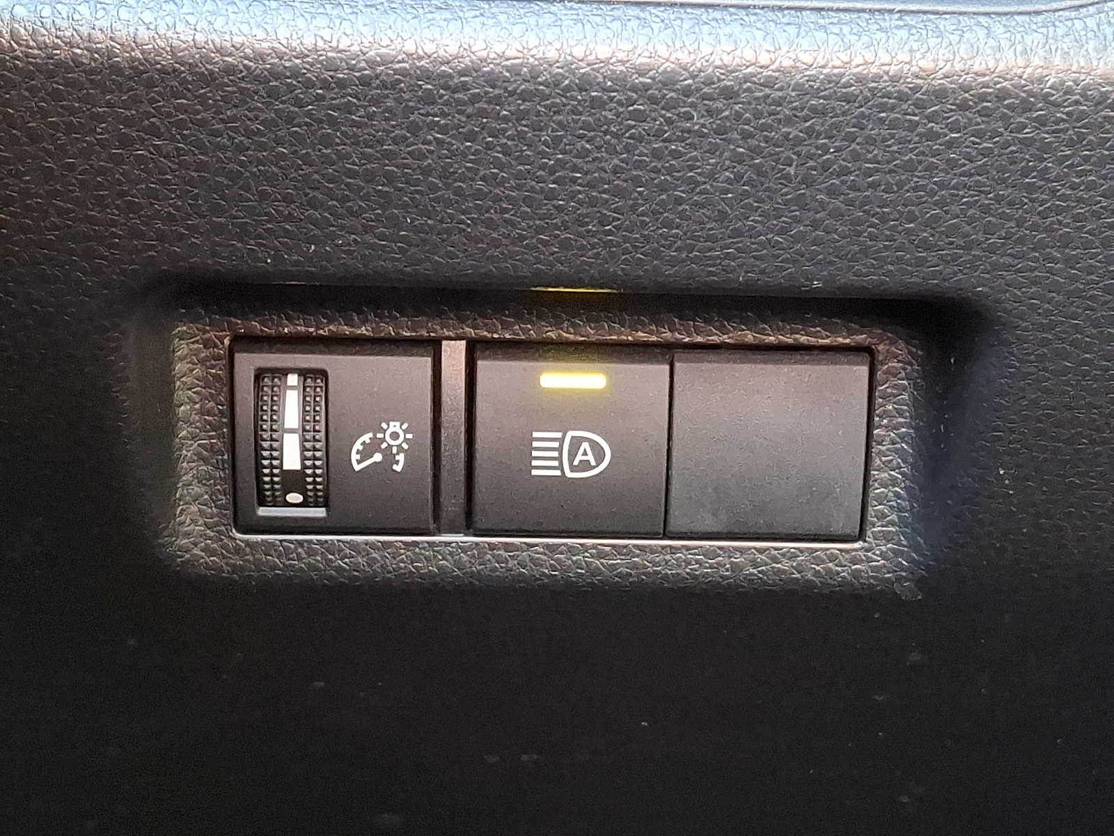 Thumbnail: 2023 Toyota RAV4 - 22