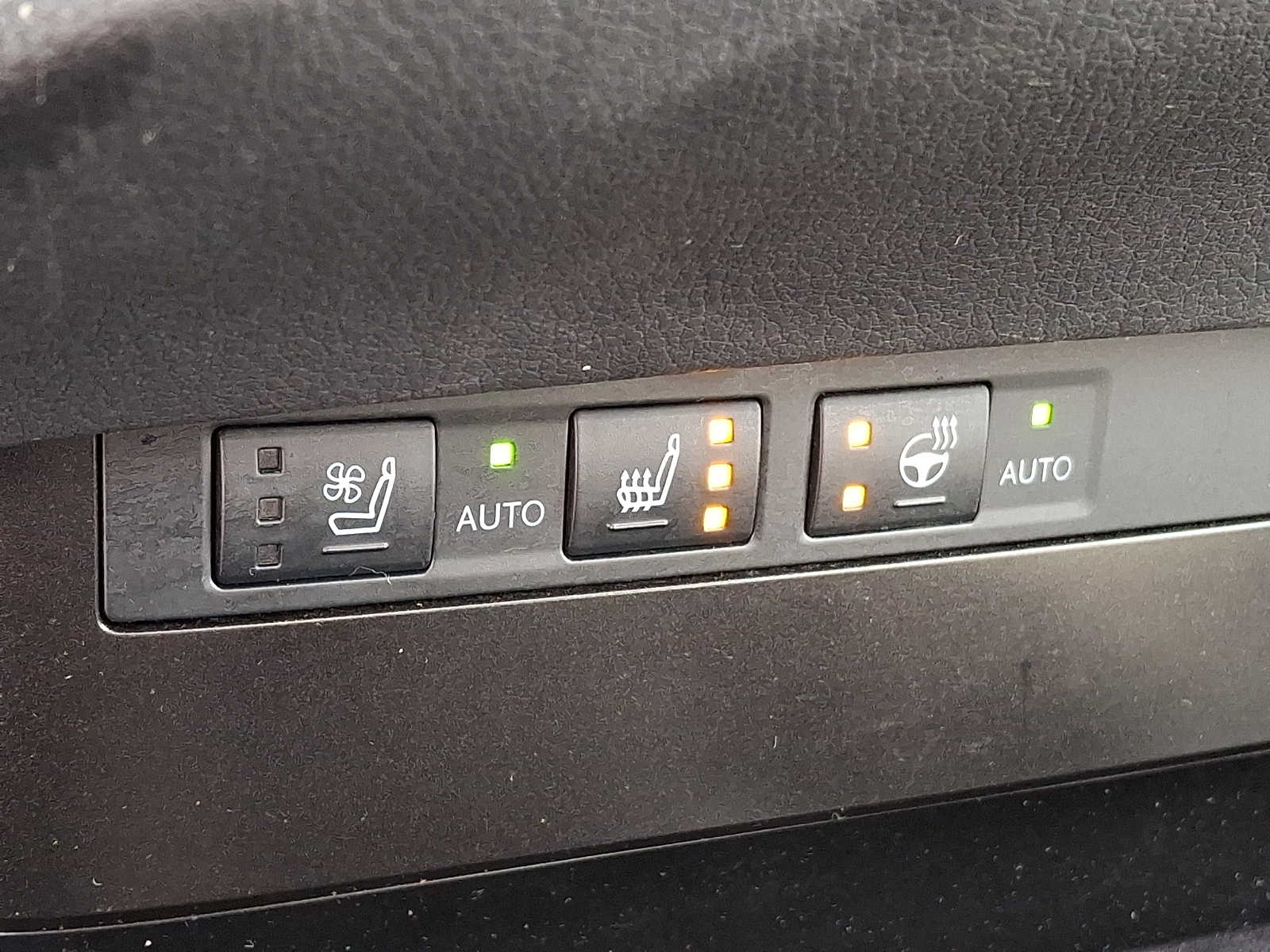 Thumbnail: 2023 Lexus ES - 21