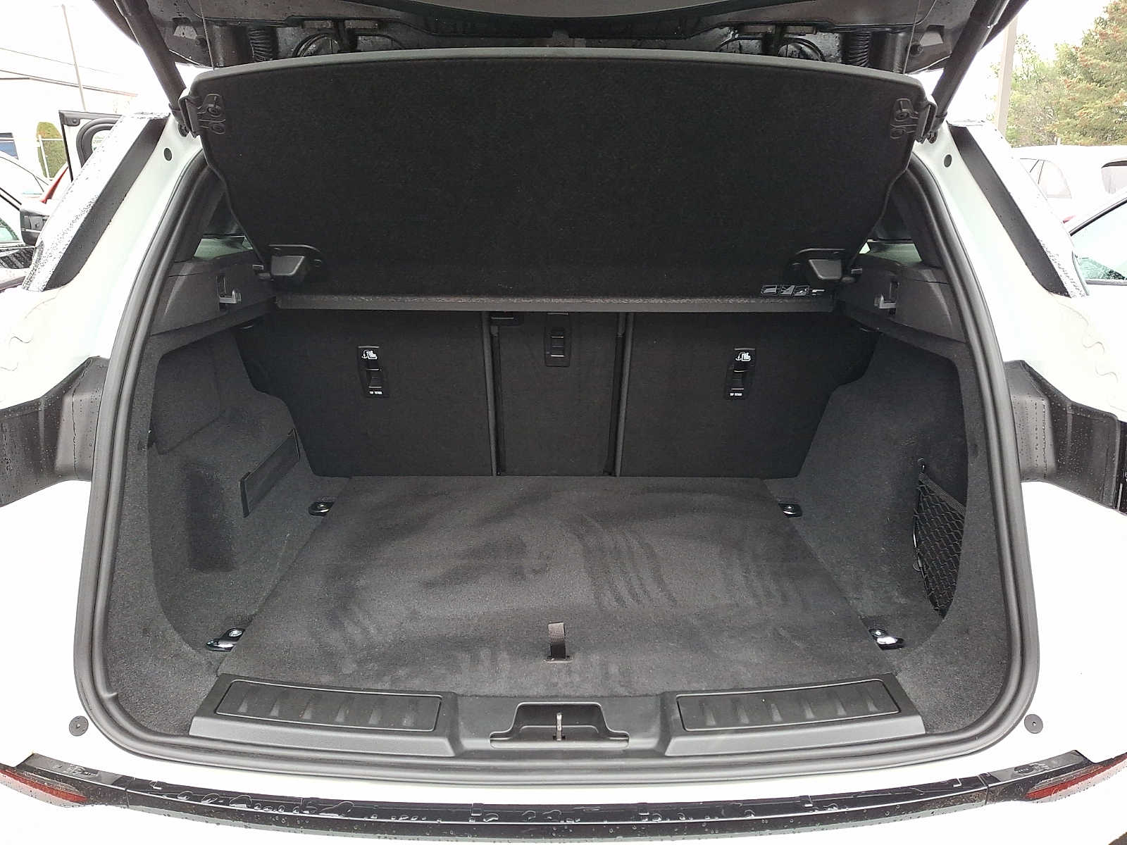 Thumbnail: 2024 Land Rover Range Rover Evoque - 26