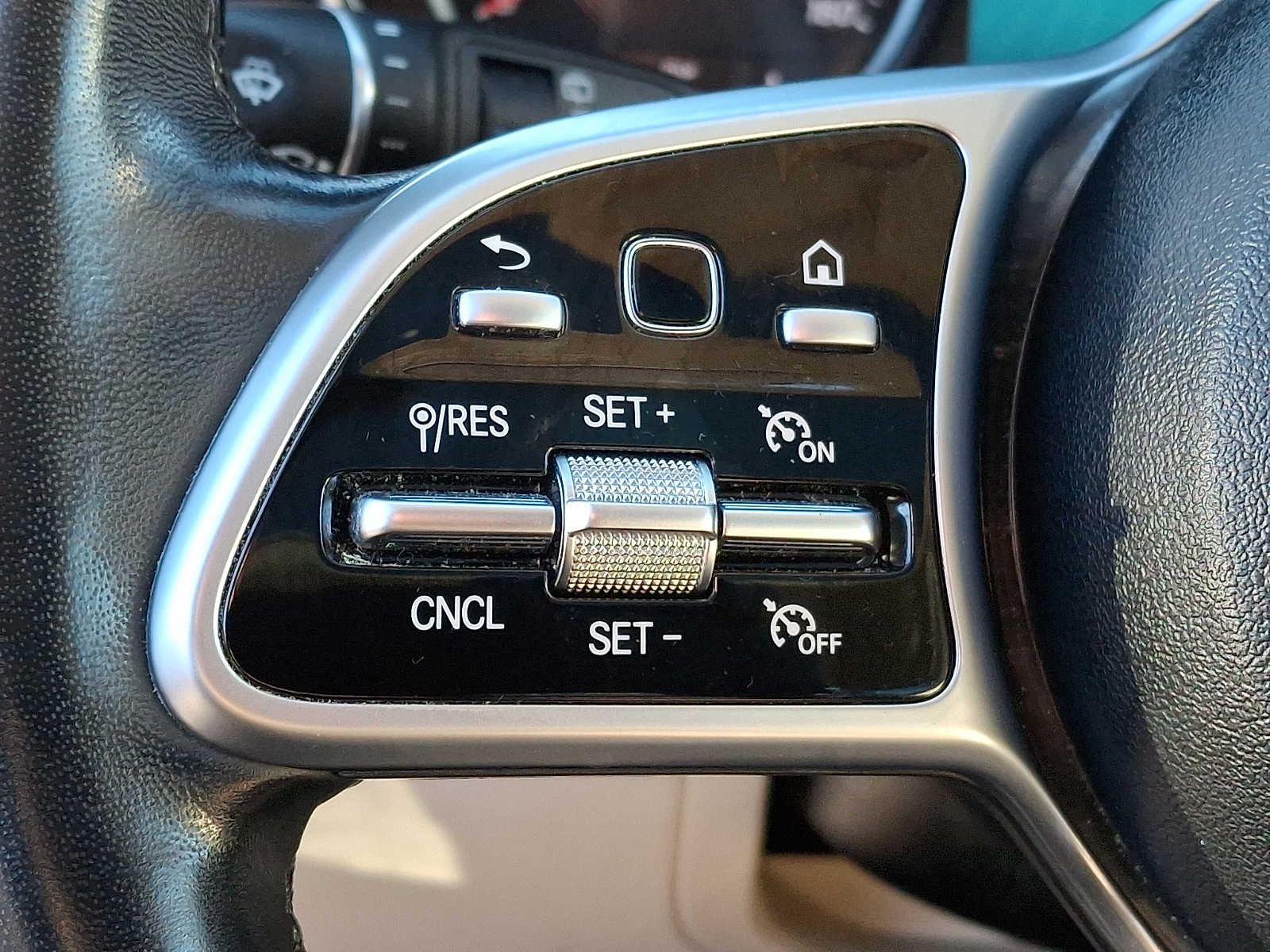 Thumbnail: 2021 Mercedes-Benz GLC - 16