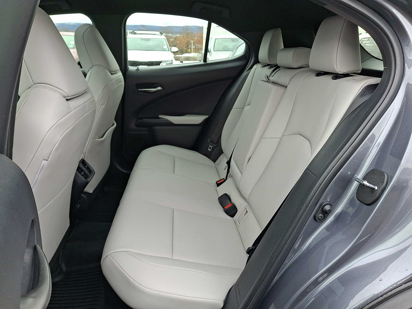 Thumbnail: 2021 Lexus UX - 8