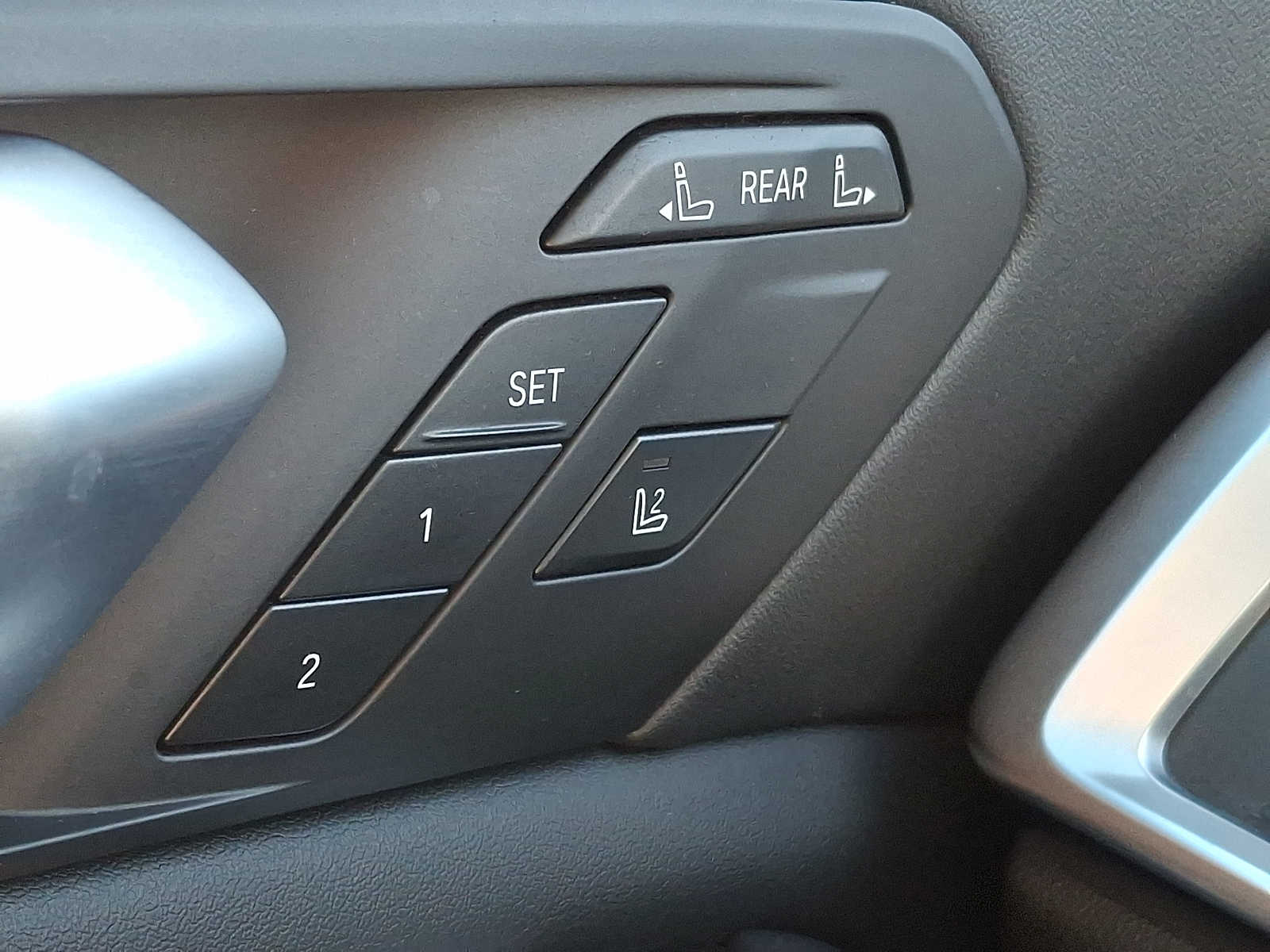 Thumbnail: 2023 BMW X7 - 23