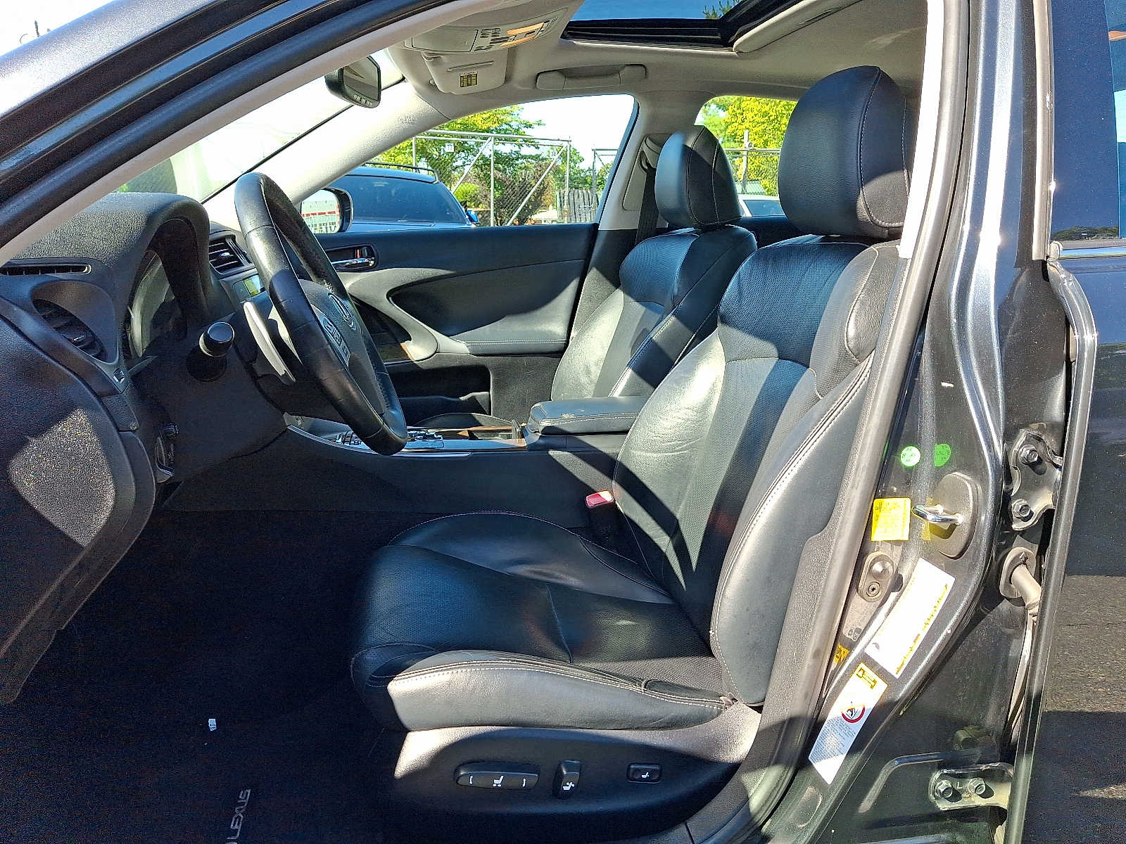 Thumbnail: 2011 Lexus IS - 11