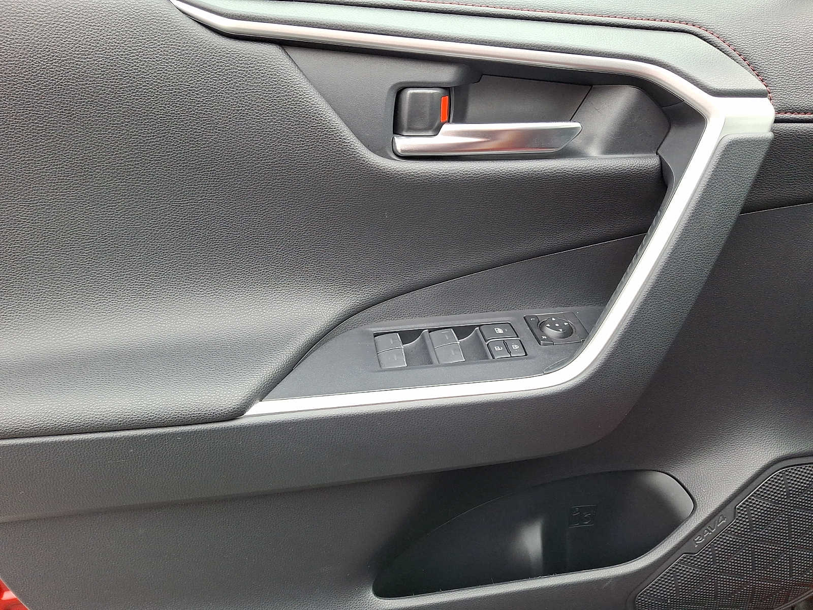 Thumbnail: 2023 Toyota RAV4 - 10