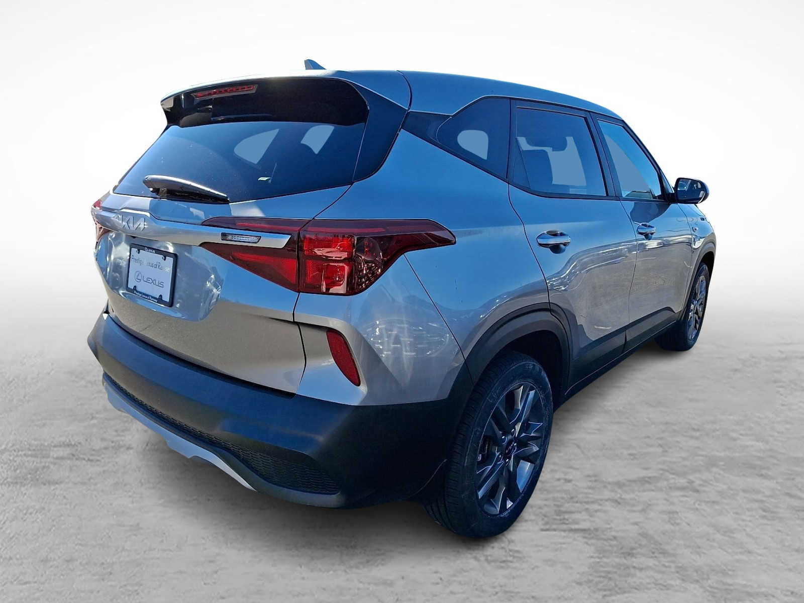 Thumbnail: 2023 Kia Seltos - 4