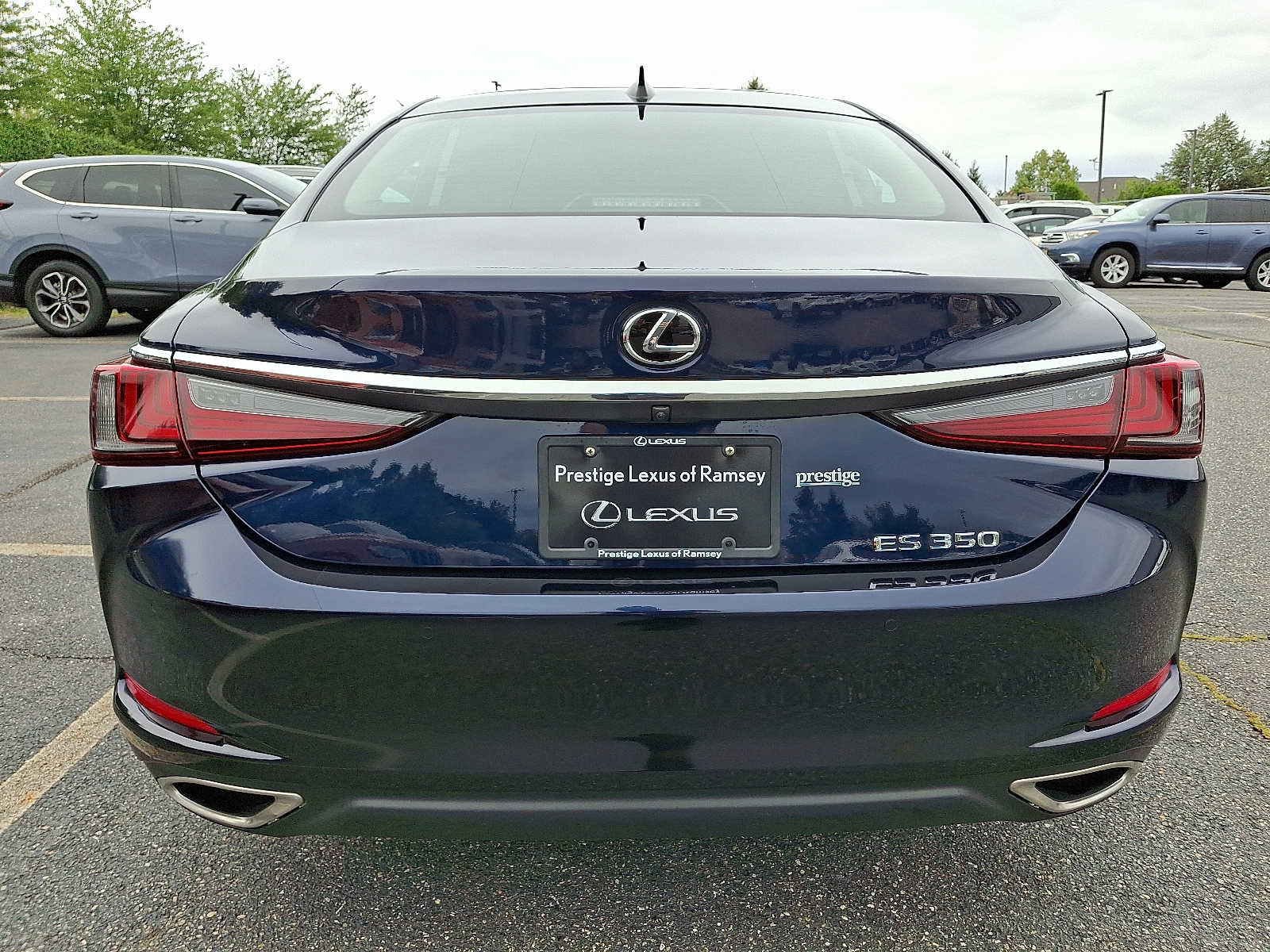 Thumbnail: 2022 Lexus ES - 5