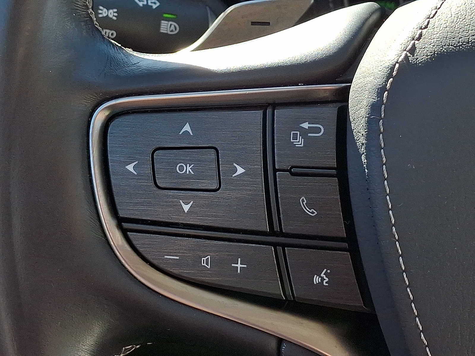 Thumbnail: 2020 Lexus LS - 18