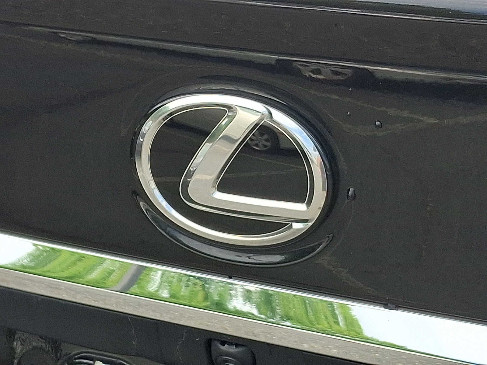 Thumbnail: 2023 Lexus ES - 28