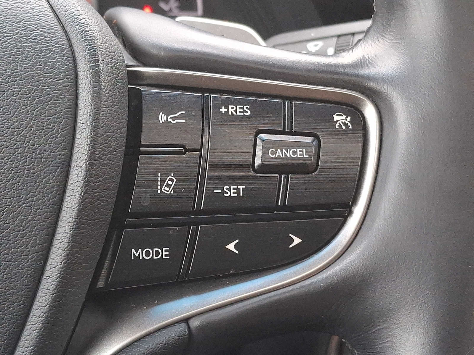 Thumbnail: 2022 Lexus ES - 18