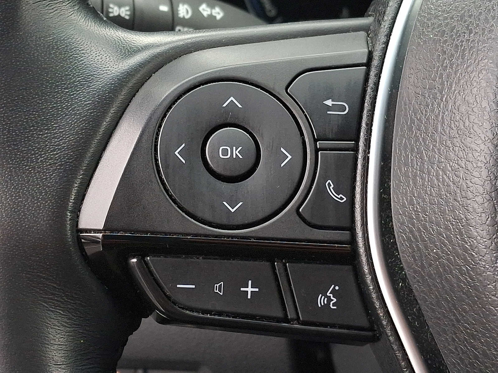 Thumbnail: 2023 Toyota Venza - 19