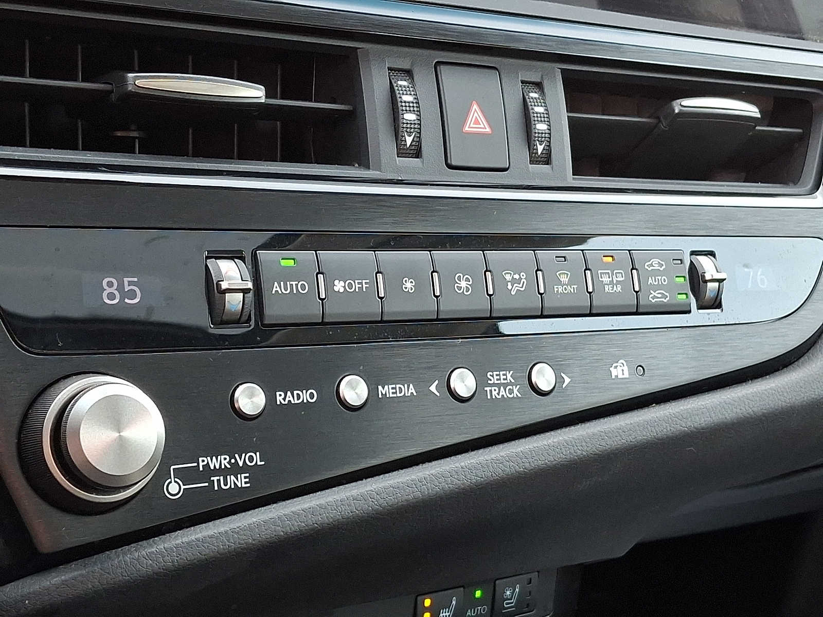 Thumbnail: 2023 Lexus ES - 14