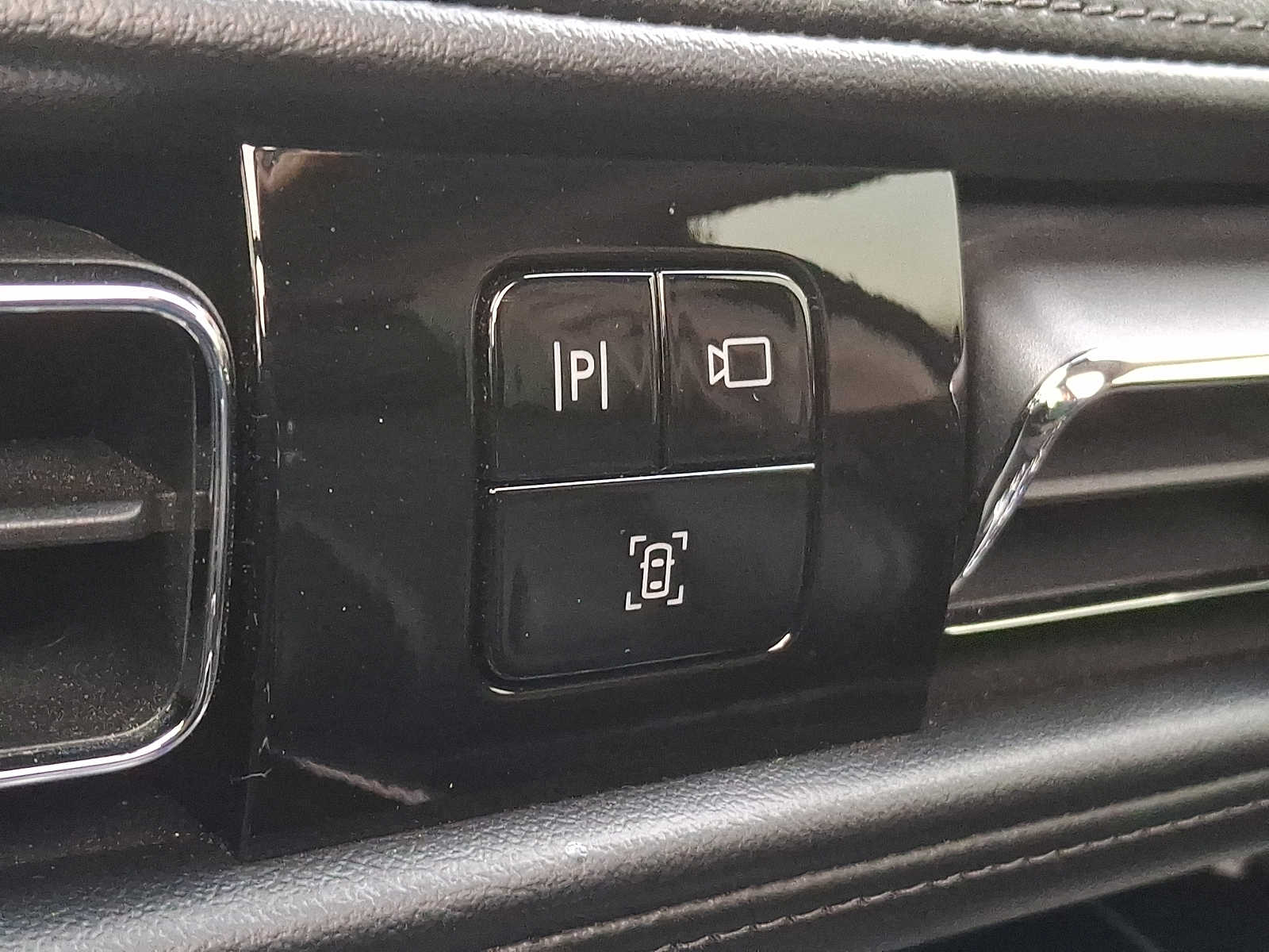 Thumbnail: 2021 Lincoln Nautilus - 21