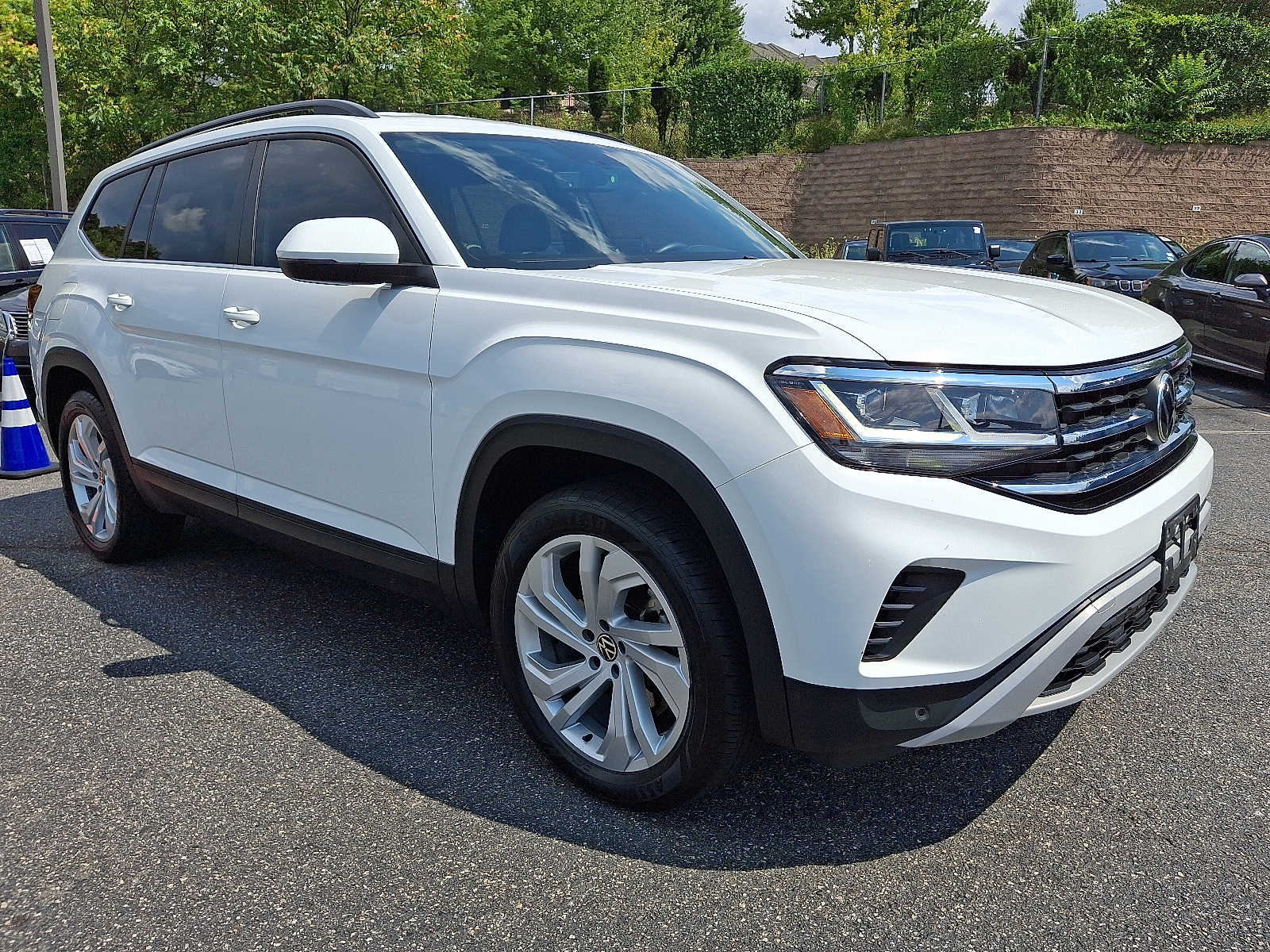 Thumbnail: 2022 Volkswagen Atlas - 3