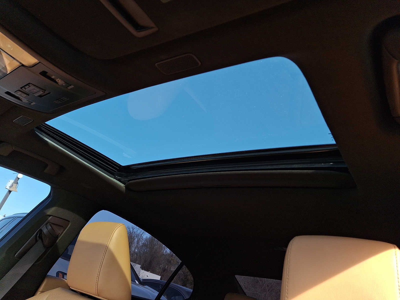 Thumbnail: 2021 Lexus ES - 12