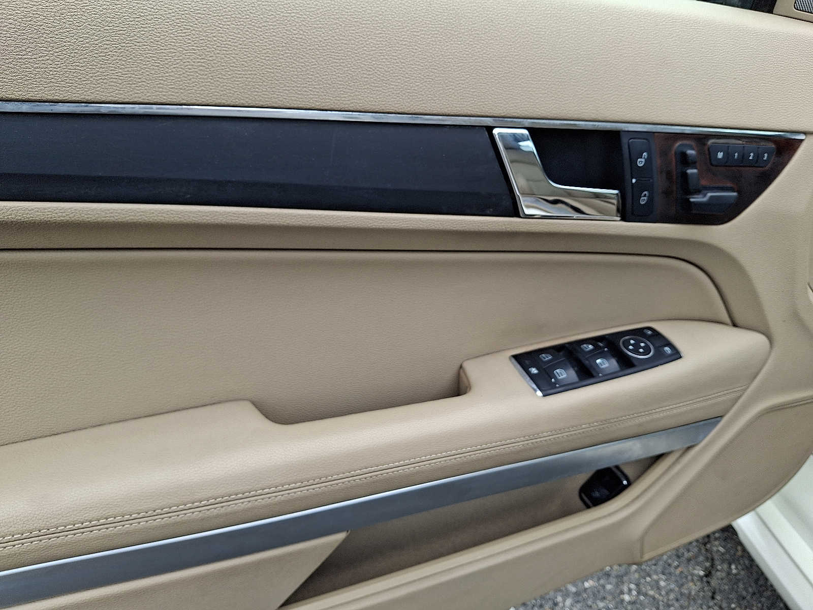 Thumbnail: 2010 Mercedes-Benz E-Class - 10