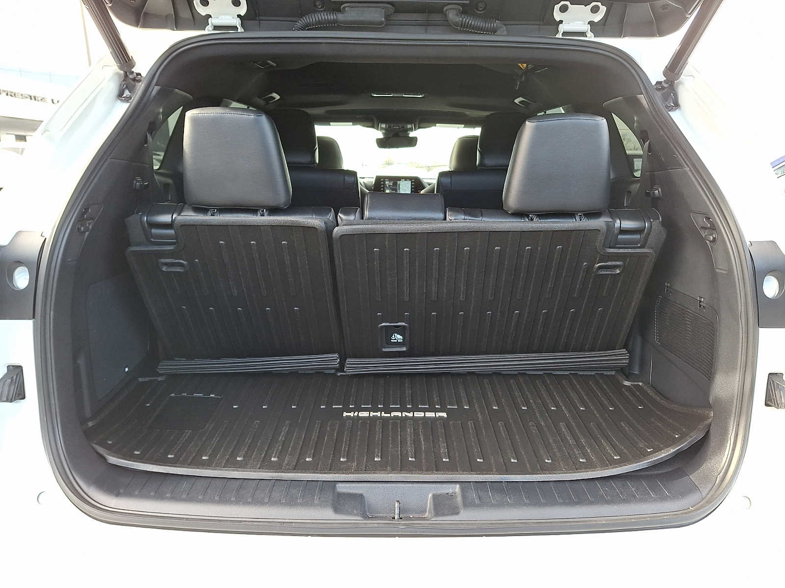 Thumbnail: 2021 Toyota Highlander - 26