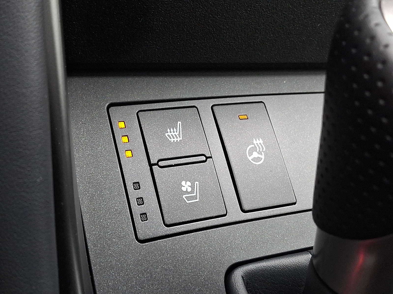 Thumbnail: 2025 Lexus IS - 19