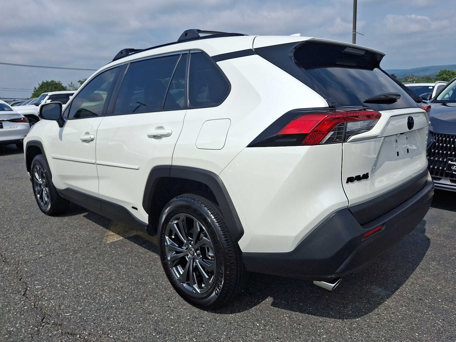 Thumbnail: 2022 Toyota RAV4 - 6