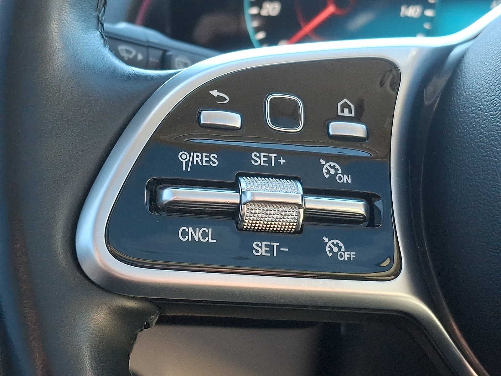 Thumbnail: 2022 Mercedes-Benz GLB - 17