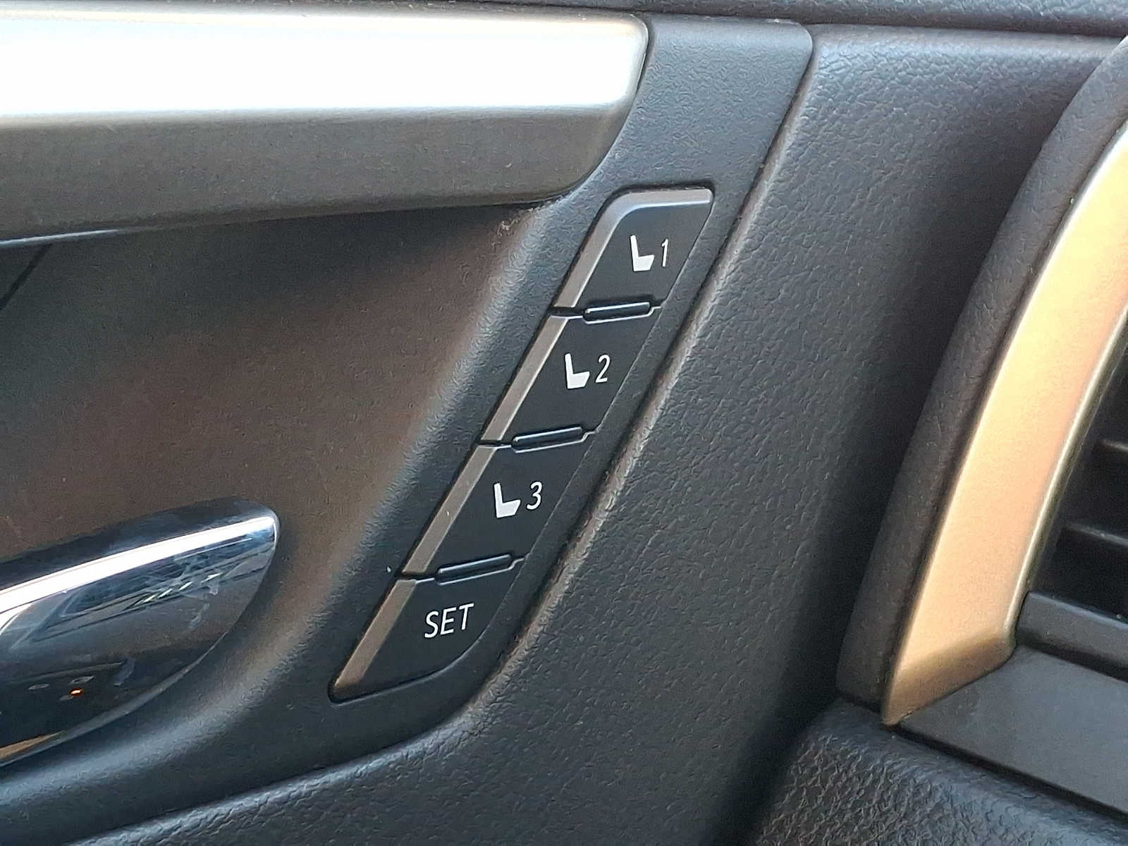 Thumbnail: 2021 Lexus RX - 23