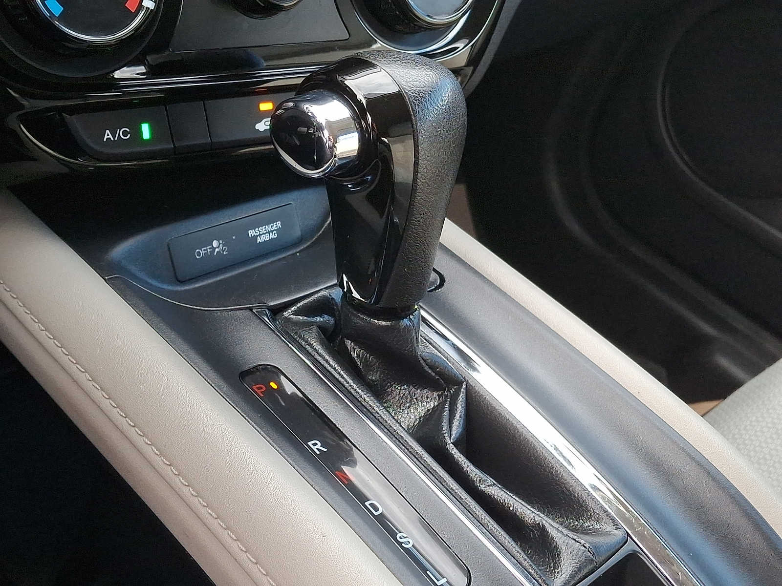 Thumbnail: 2019 Honda HR-V - 15