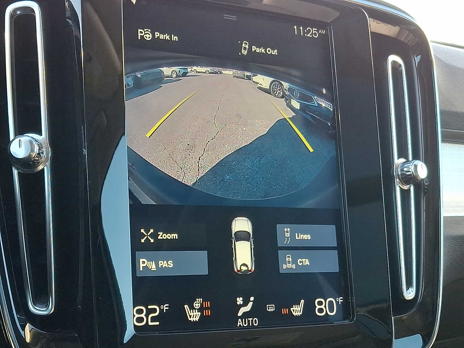 Thumbnail: 2019 Volvo XC40 - 15