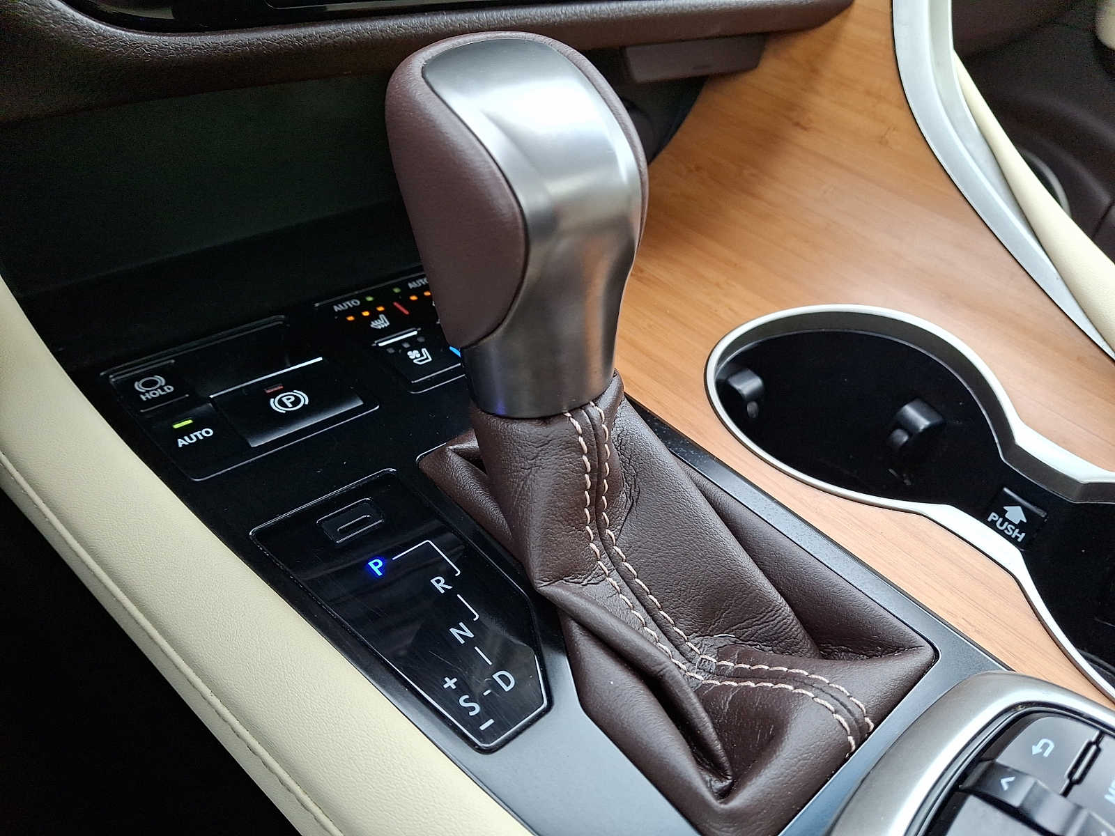 Thumbnail: 2017 Lexus RX - 12