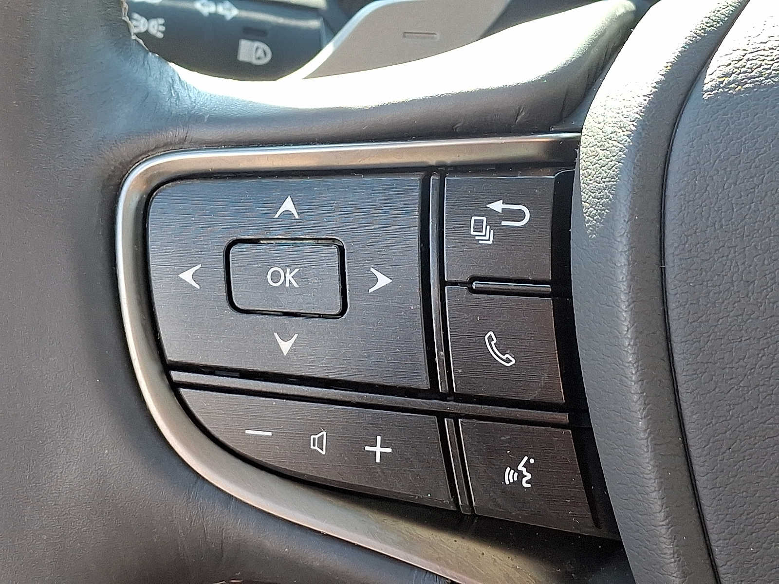 Thumbnail: 2019 Lexus ES - 18