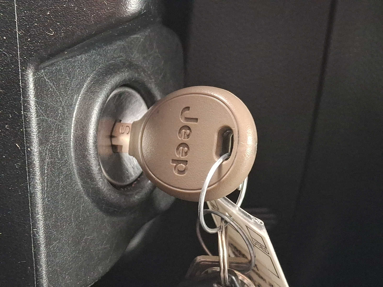 Thumbnail: 2018 Jeep Wrangler - 21